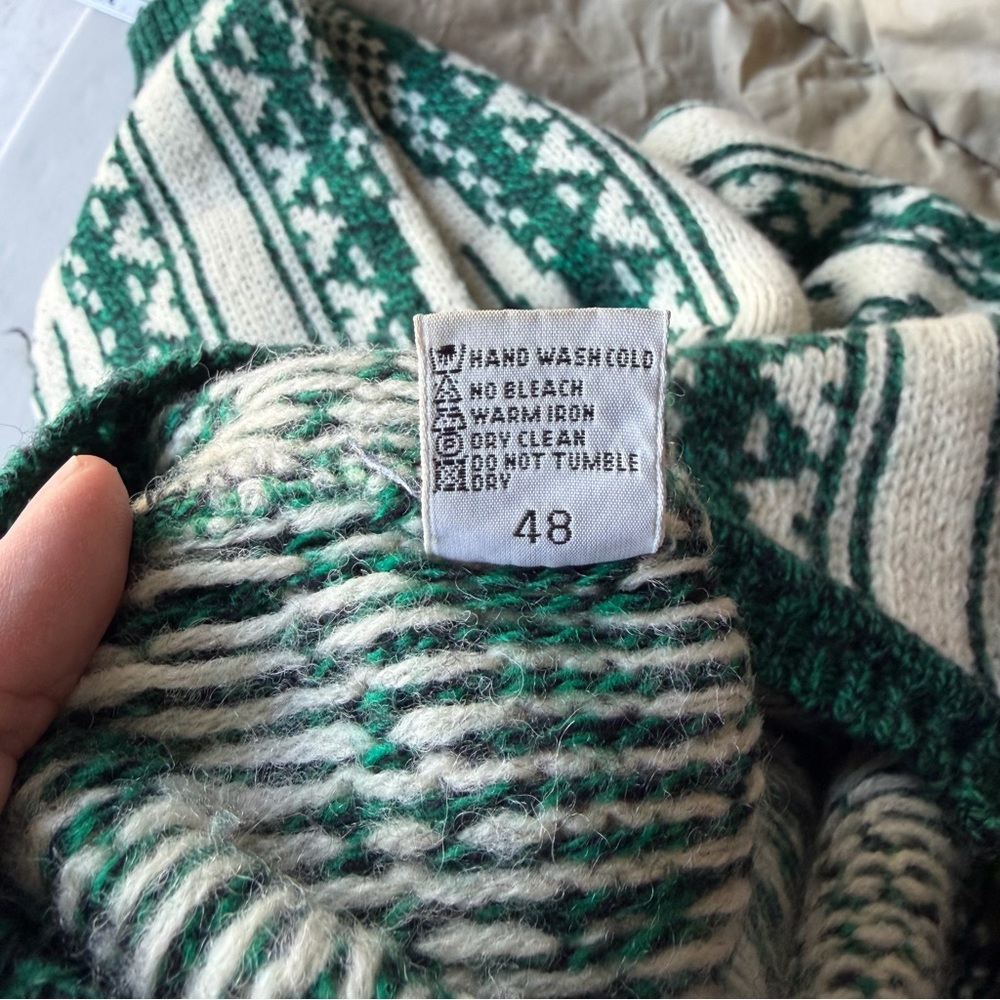 VINTAGE Benetton Shetland Wool Sweater Italy Size M - Picture 7 of 7